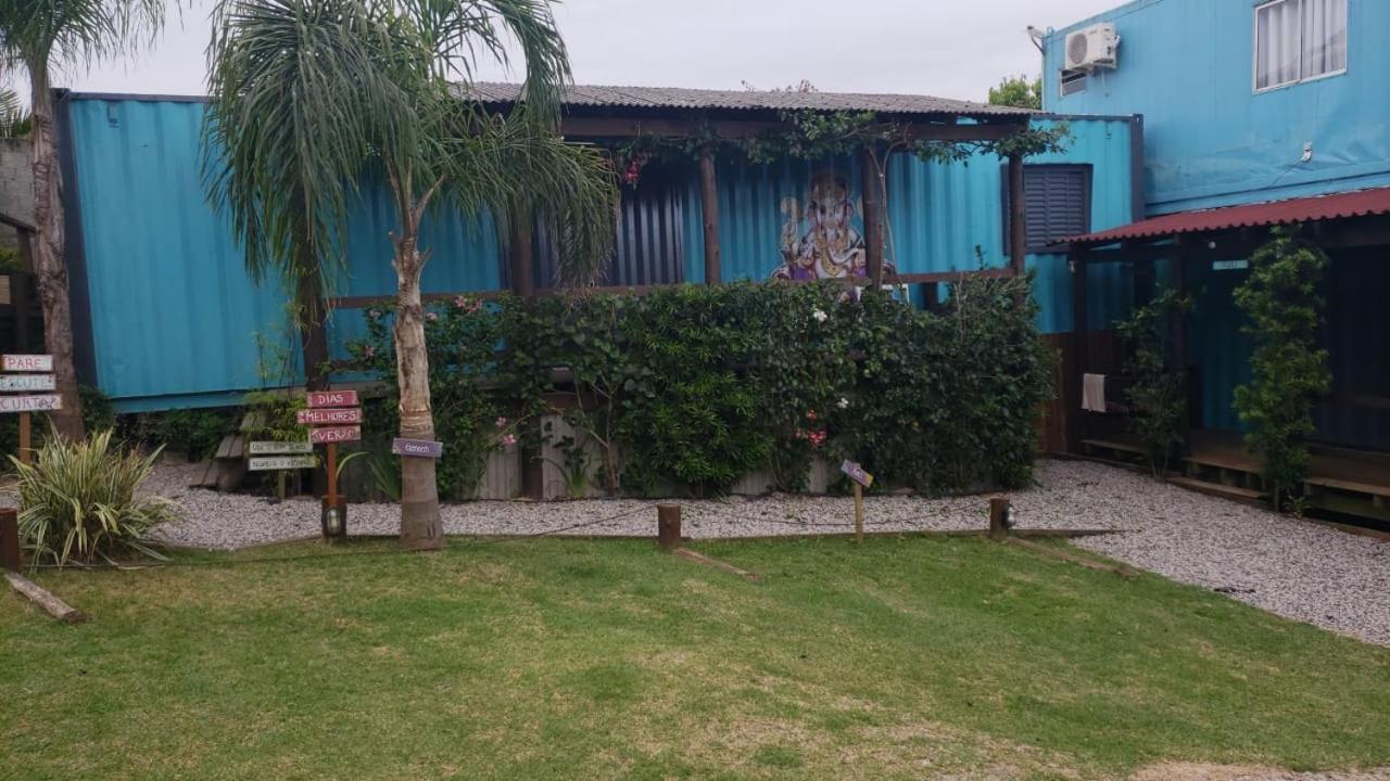 Hindu Box Containers E Cabanas Praia do Rosa Exteriér fotografie